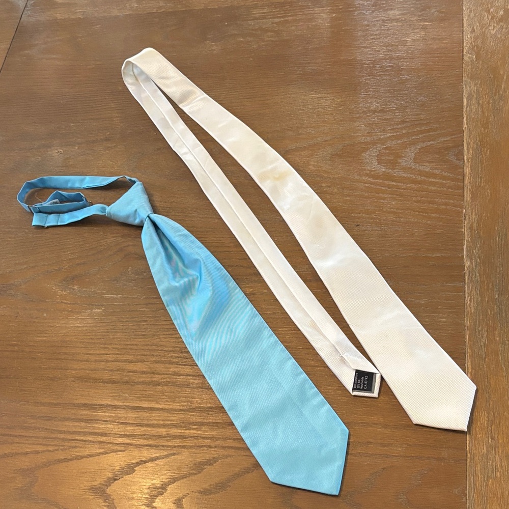 Elegant Sky Blue and White Men's Tie Set